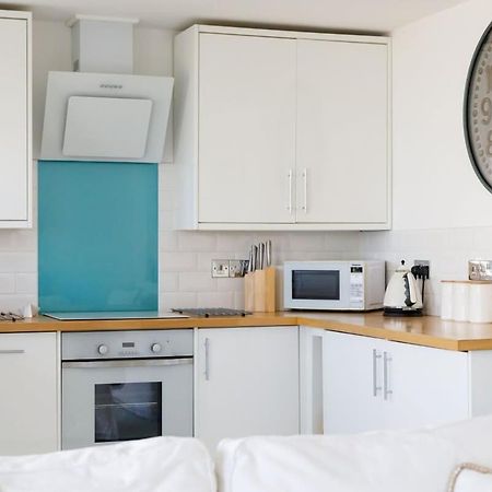 Two Bed Seafront Escape In East Wittering Apartman Kültér fotó