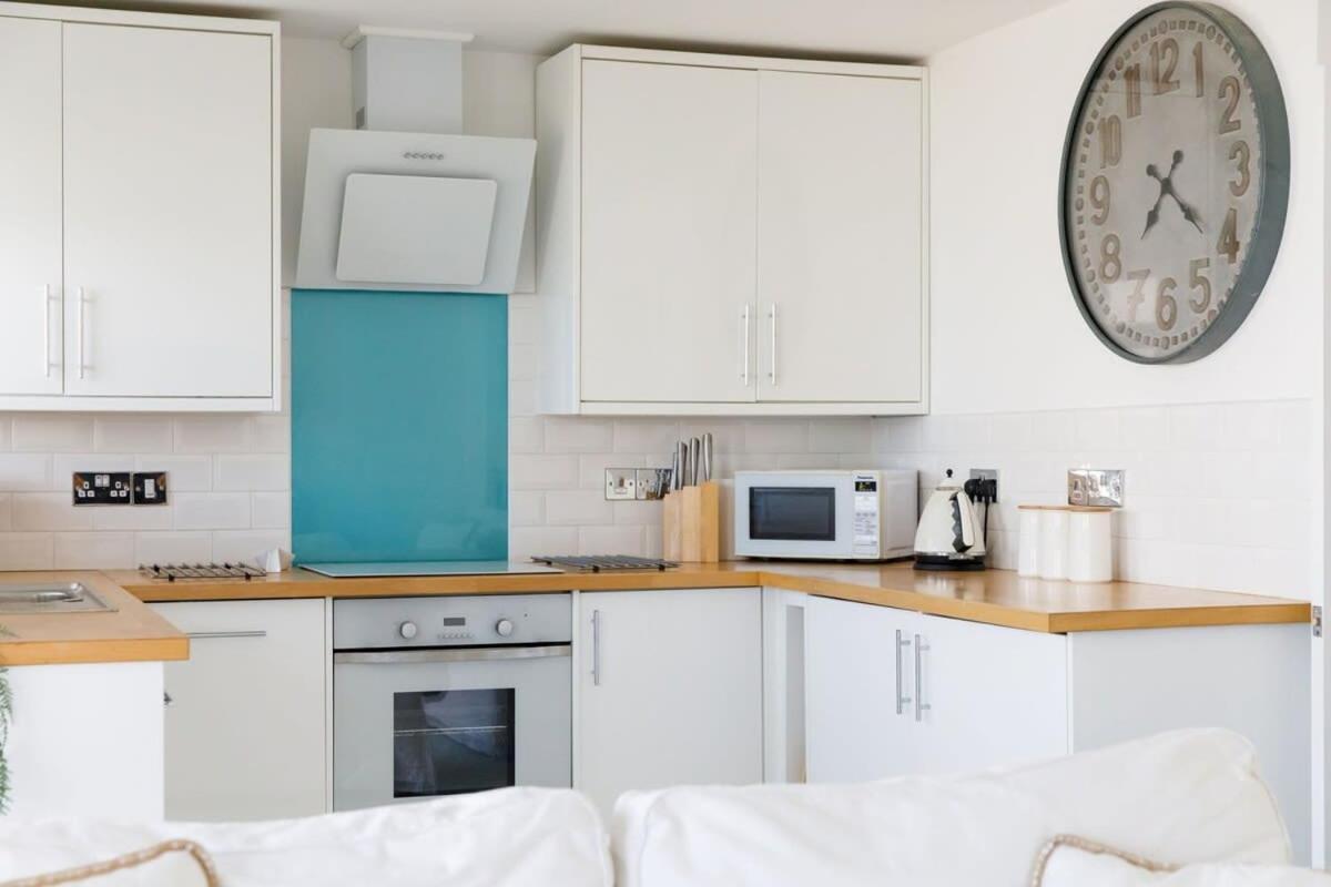 Two Bed Seafront Escape In East Wittering Apartman Kültér fotó
