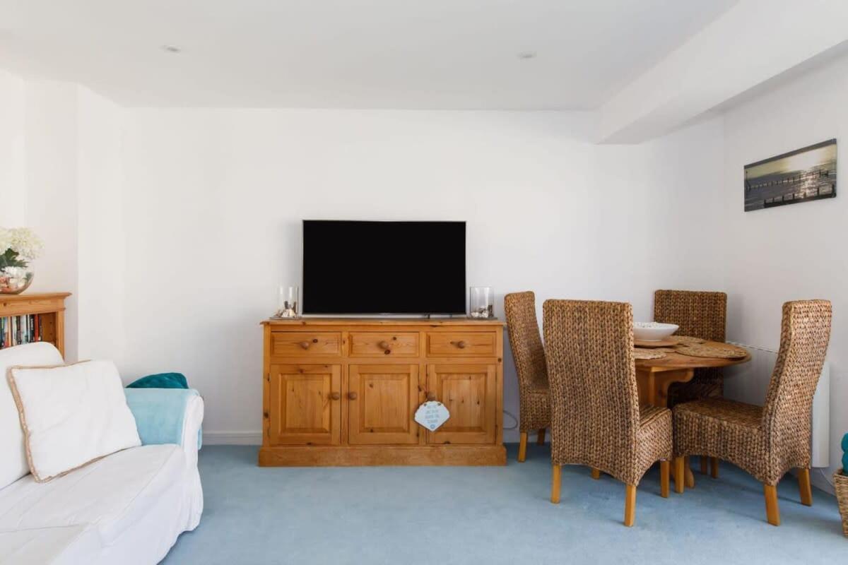 Two Bed Seafront Escape In East Wittering Apartman Kültér fotó