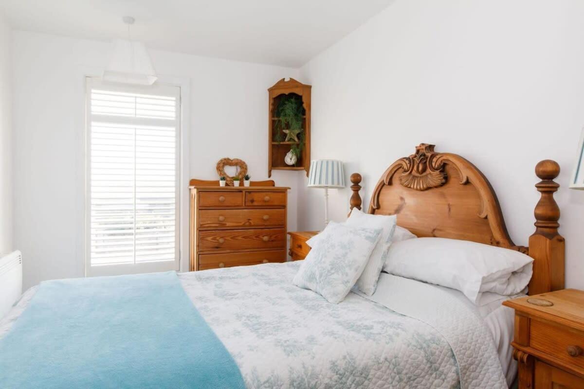 Two Bed Seafront Escape In East Wittering Apartman Kültér fotó