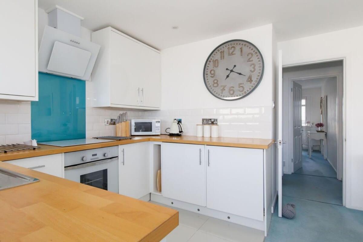 Two Bed Seafront Escape In East Wittering Apartman Kültér fotó