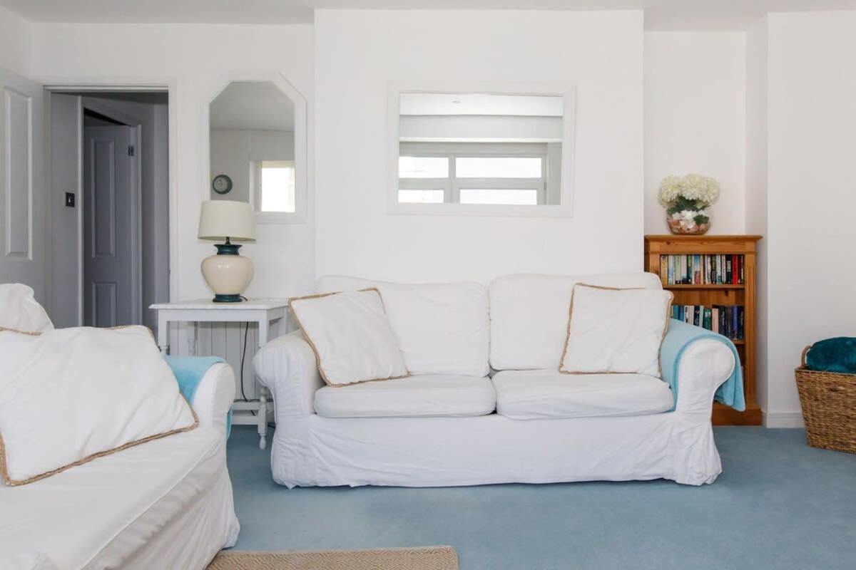 Two Bed Seafront Escape In East Wittering Apartman Kültér fotó
