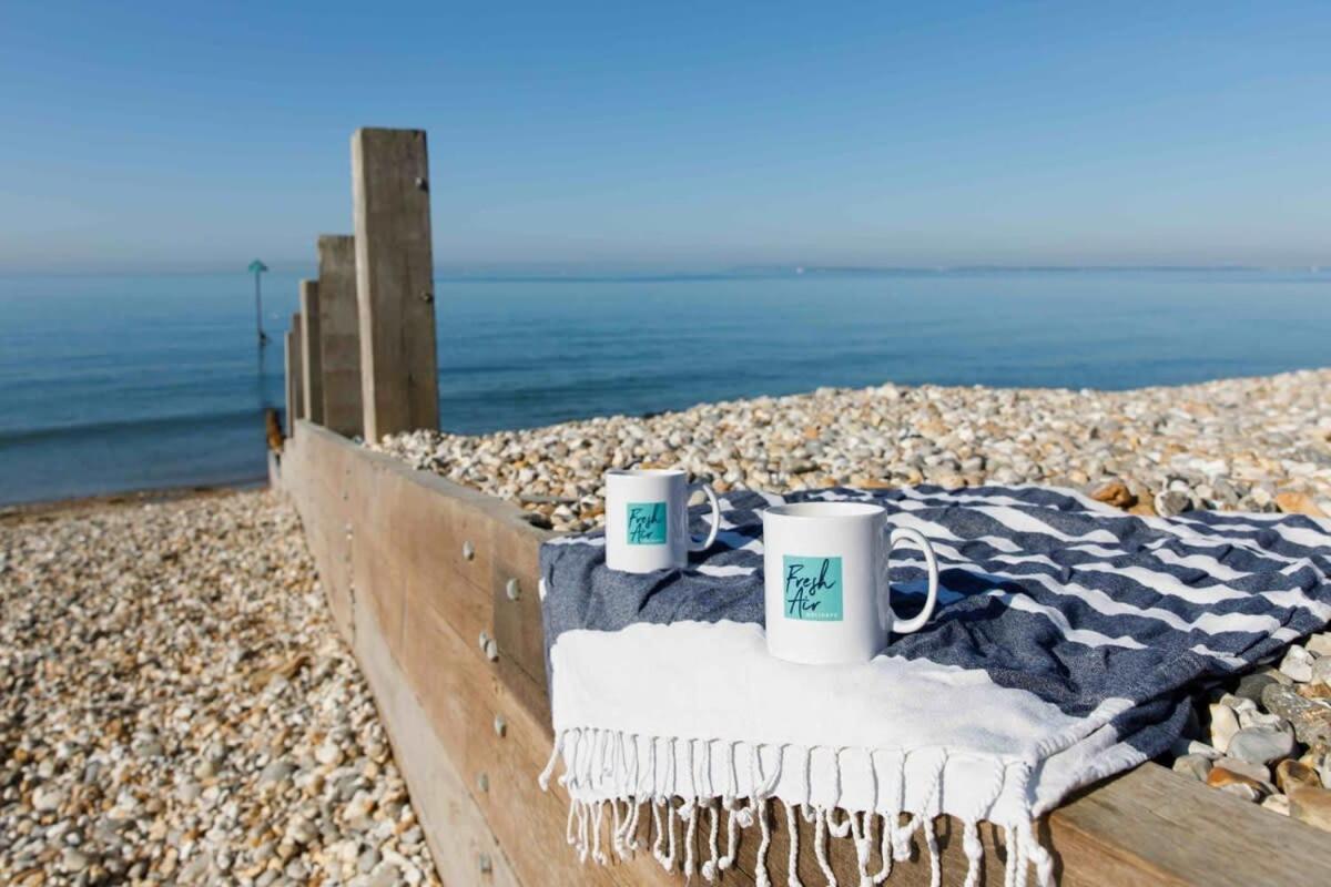 Two Bed Seafront Escape In East Wittering Apartman Kültér fotó
